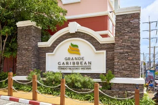 Паттайя: Grande Carribean sea view apartments Jomtien beach