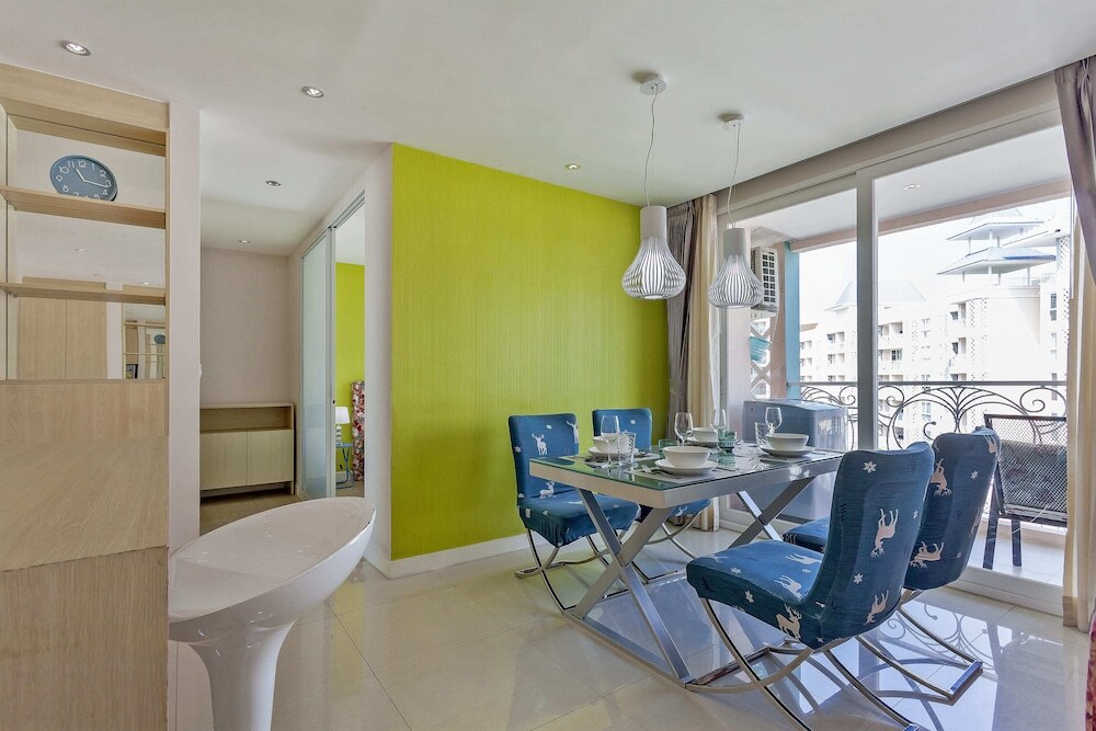 Паттайя: Grande Carribean sea view apartments Jomtien beach