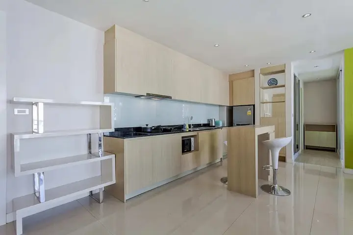 Паттайя: Grande Carribean sea view apartments Jomtien beach