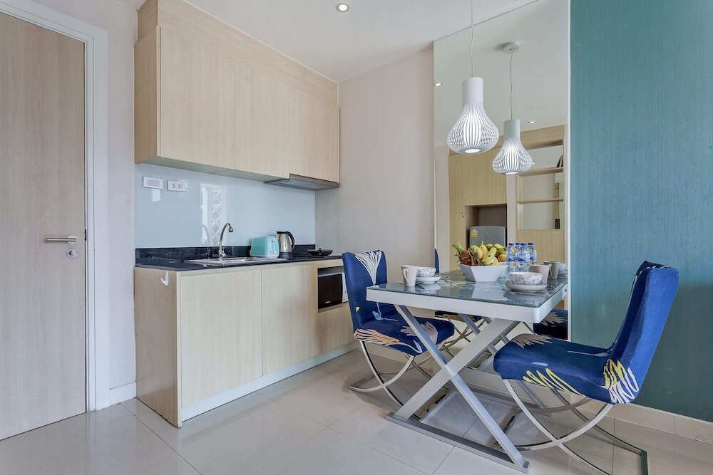Паттайя: Grande Carribean sea view apartments Jomtien beach