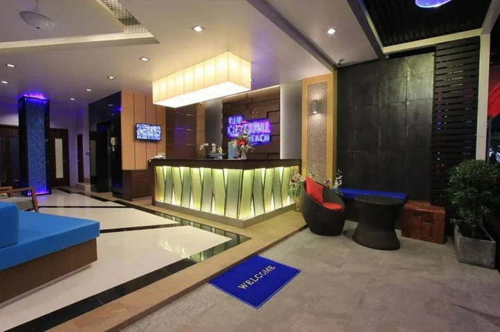 Кату: The Crystal Beach Hotel