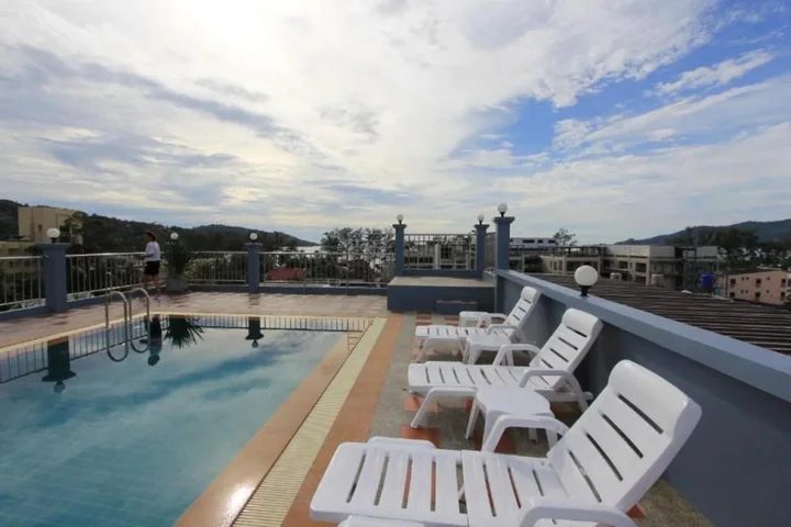 Кату: The Crystal Beach Hotel