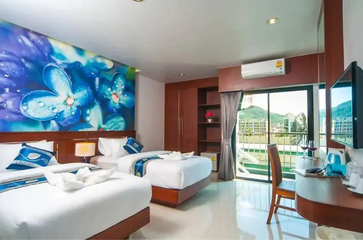 Кату: The Crystal Beach Hotel