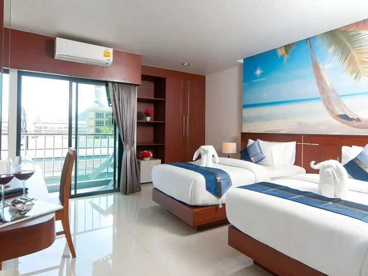Кату: The Crystal Beach Hotel