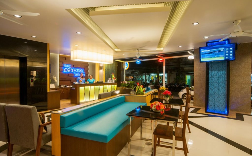 Кату: The Crystal Beach Hotel