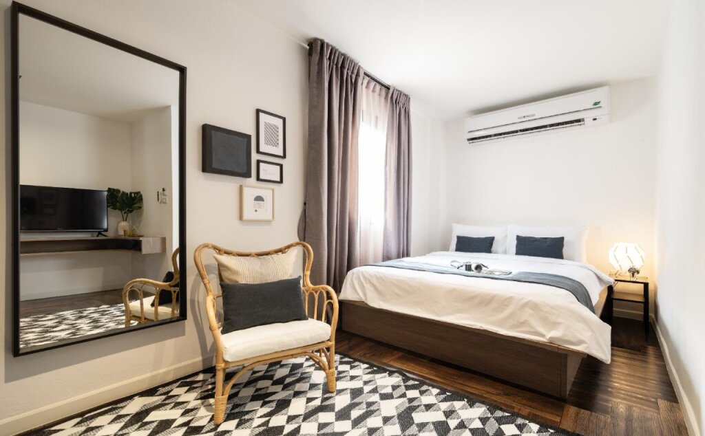 Бангкок: Warm Window Silom - Hostel