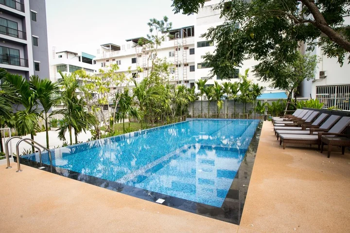Паттайя: DeeProm Pattaya Hotel
