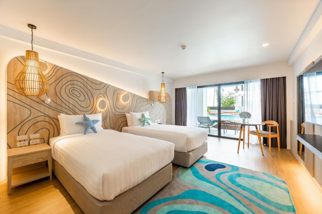 Кату: LIV Hotel Phuket Patong Beachfront