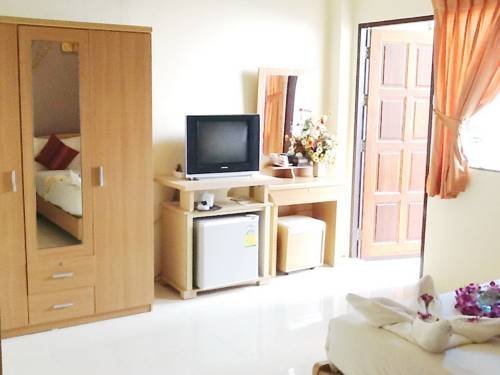 Кату: DL Guesthouse