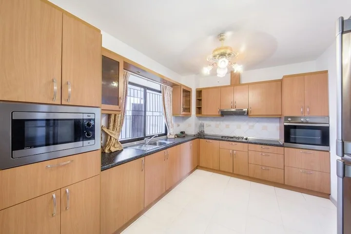 Паттайя: Royal Park Apartments