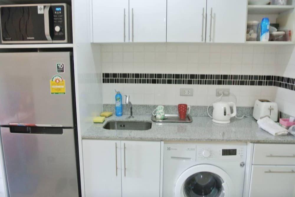 Саттахип: Ad Condominium Bang Saray F2 R205 - Fully Equipped Apartment Suite