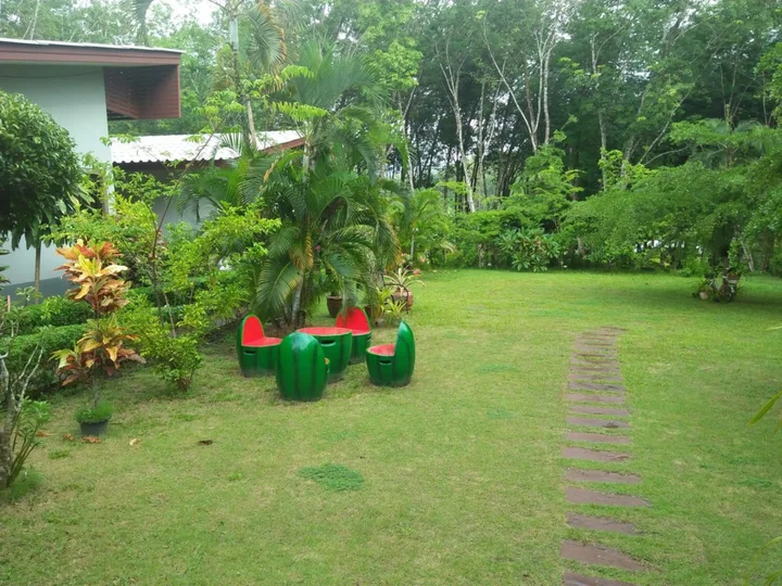 Тхаланг: Phuket Sirinapha Resort