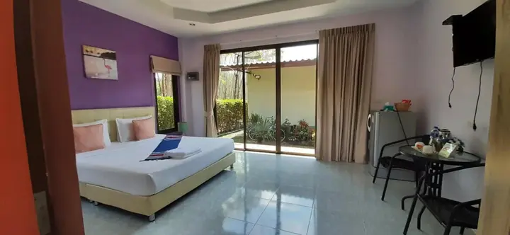 Тхаланг: Phuket Sirinapha Resort