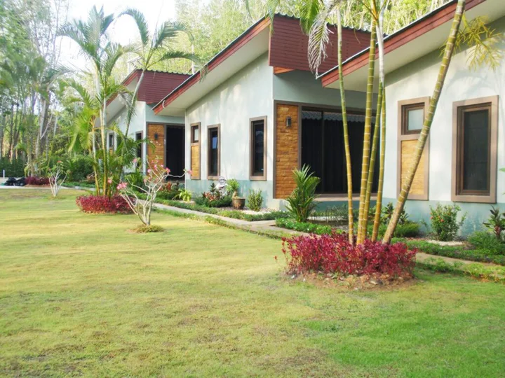 Тхаланг: Phuket Sirinapha Resort