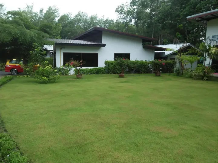 Тхаланг: Phuket Sirinapha Resort