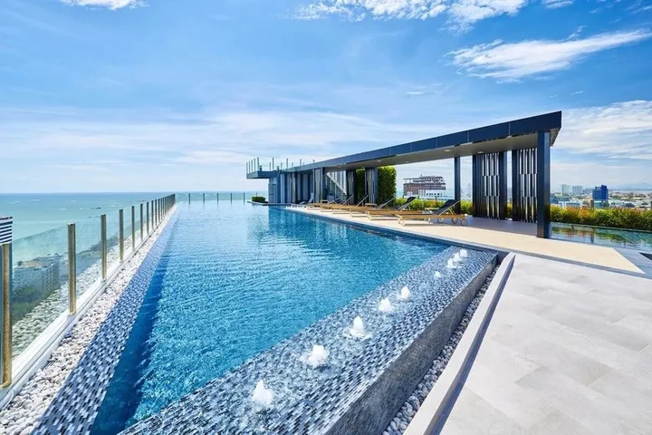 Паттайя: The Base Pattaya by Smart Delight