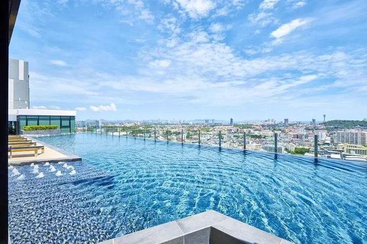 Паттайя: The Base Pattaya by Smart Delight