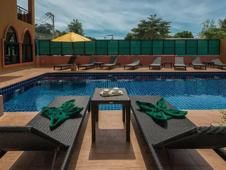 Пхукет: Anchanlina Hotel (SHA Plus+)