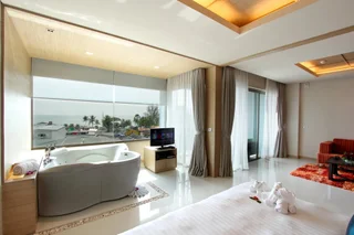 Пхукет: Курортный отель The Kee Resort & Spa