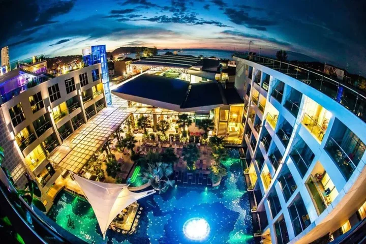 Пхукет: Курортный отель The Kee Resort & Spa