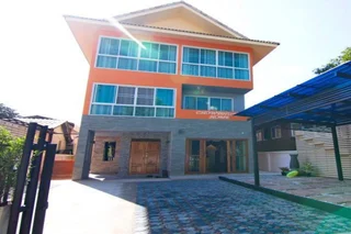 Чиангмай: Chowdhury Home