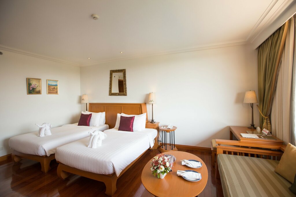 Чианграй: The Imperial River House Resort