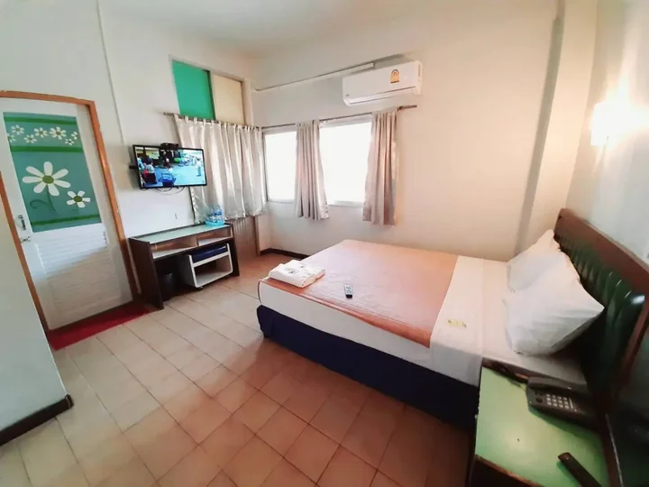 Хатъяй: Singapore Hotel
