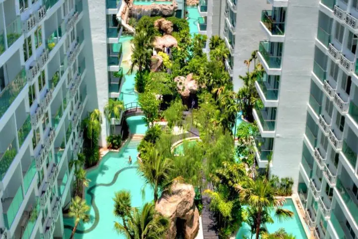 Паттайя: Amazon Jomtien