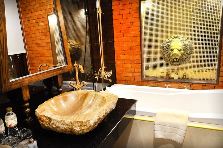 Ампхава: Chuchai Buri Sri Amphawa