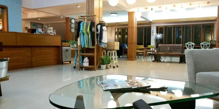 Мей-Сот: J2 Hotel