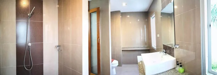 Мей-Сот: J2 Hotel