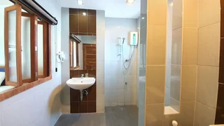 Мей-Сот: J2 Hotel