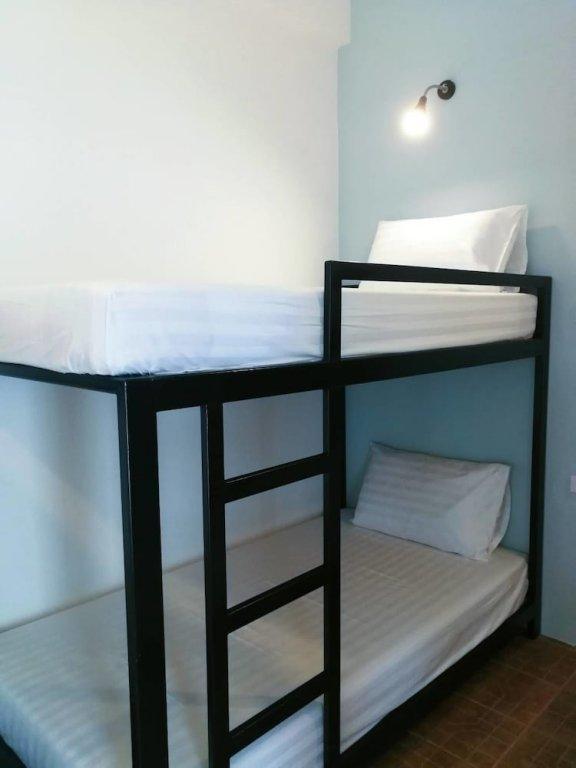 Као Лак: Destiny Hostel Khaolak