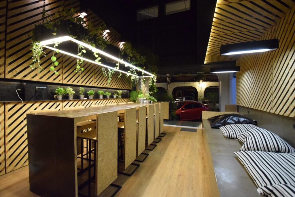 Муанг: Hugger Hostel