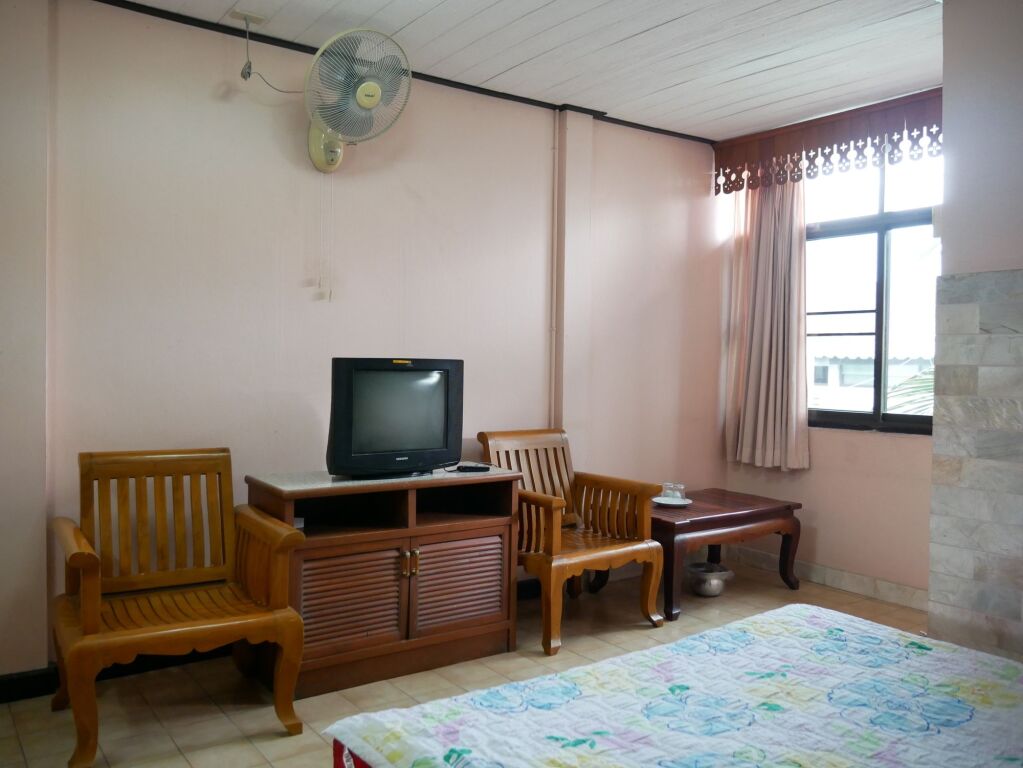 Пхитсанулок: Salathai Hotel