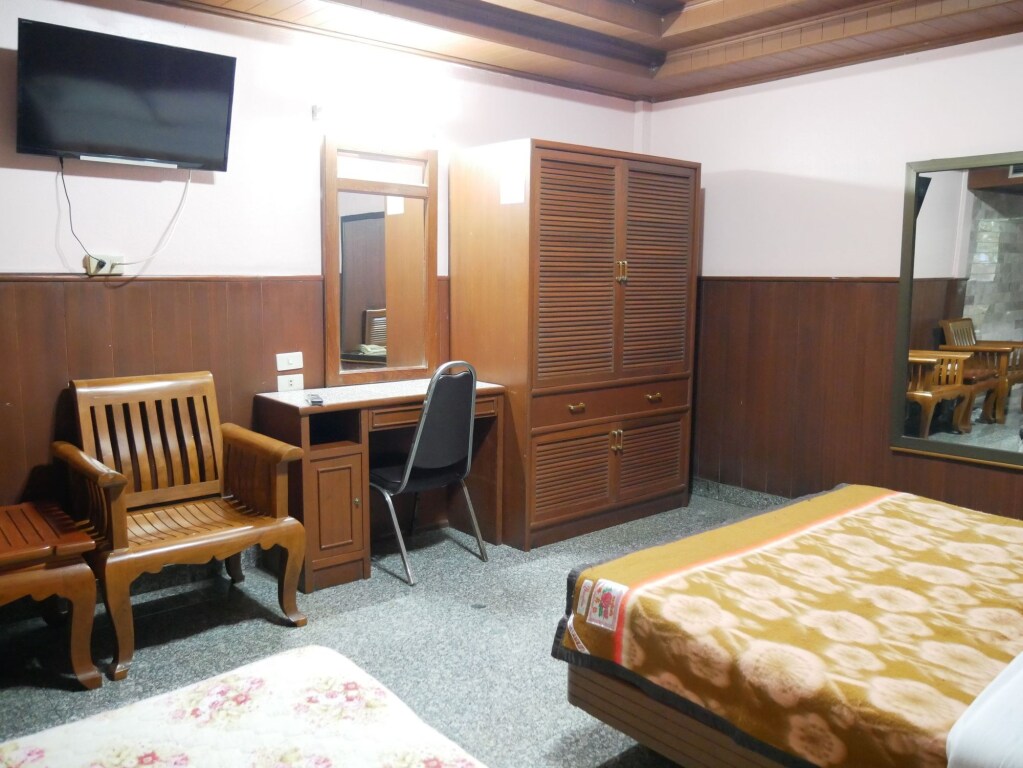 Пхитсанулок: Salathai Hotel