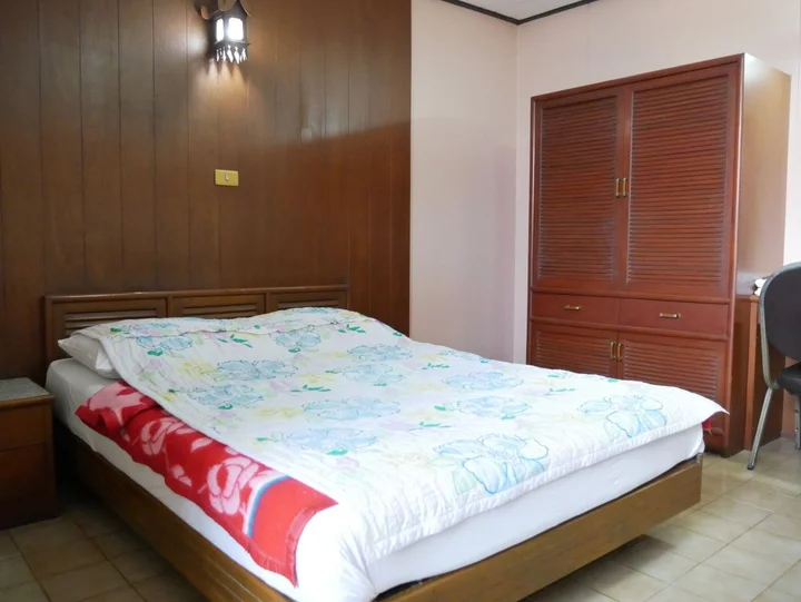 Пхитсанулок: Salathai Hotel