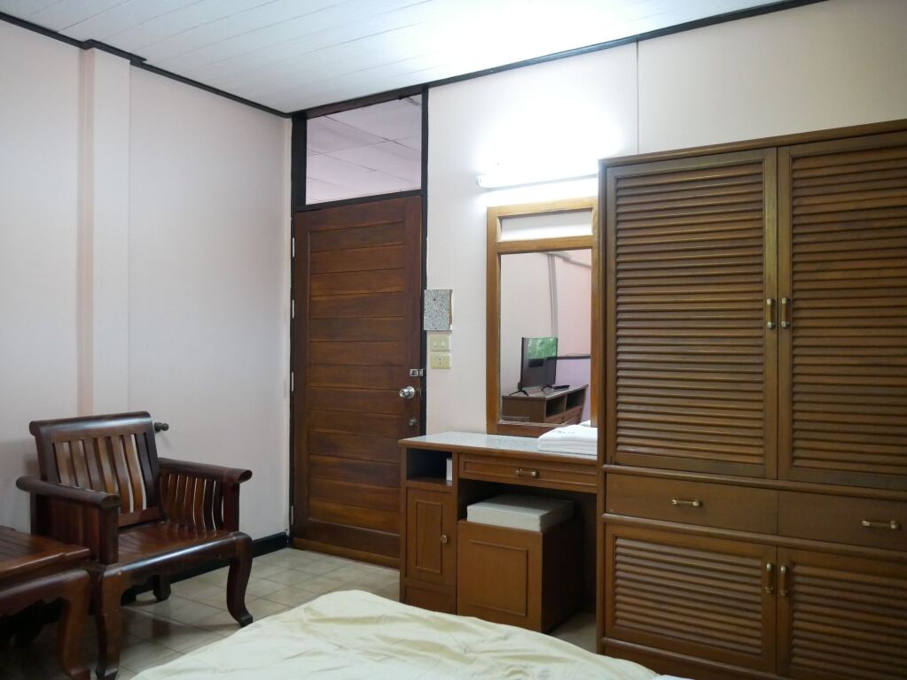 Пхитсанулок: Salathai Hotel