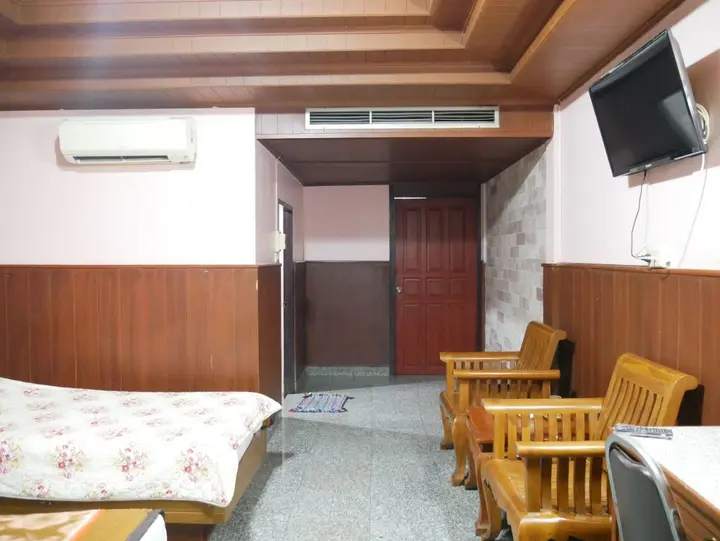 Пхитсанулок: Salathai Hotel