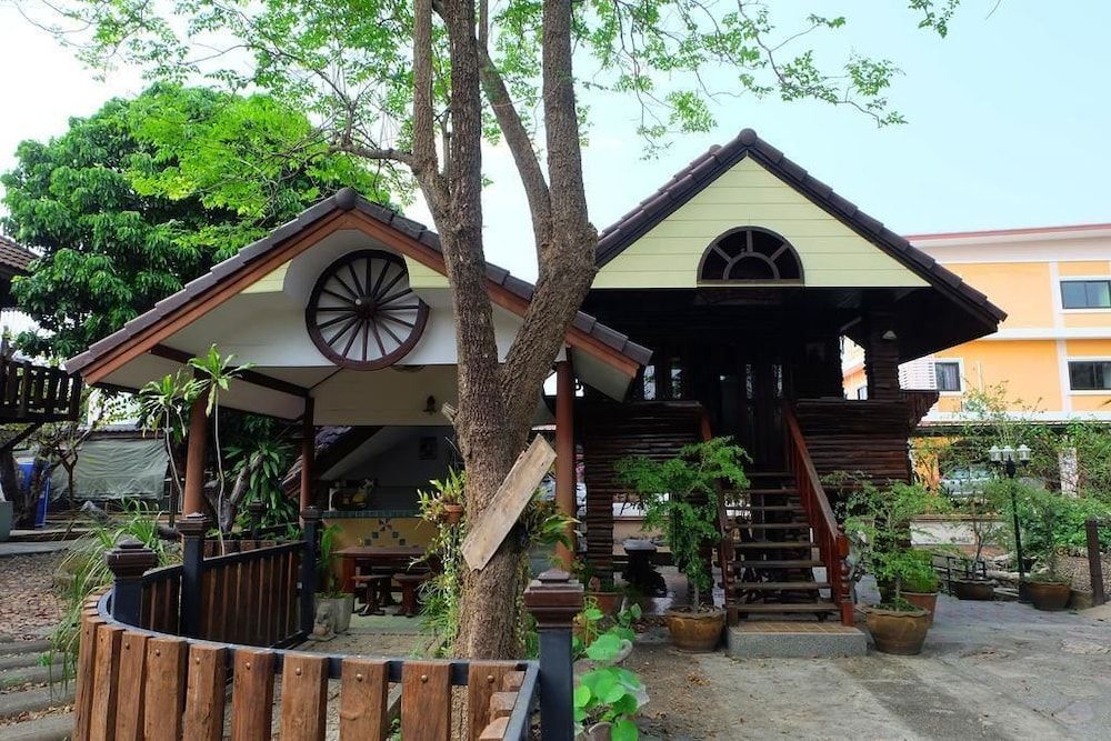 Чиангмай: Wood Night House