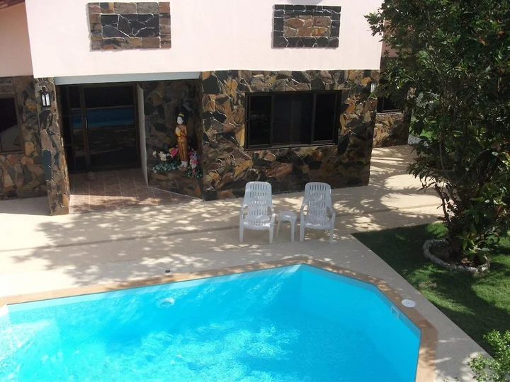 Тхаланг: Tan Rock Resort