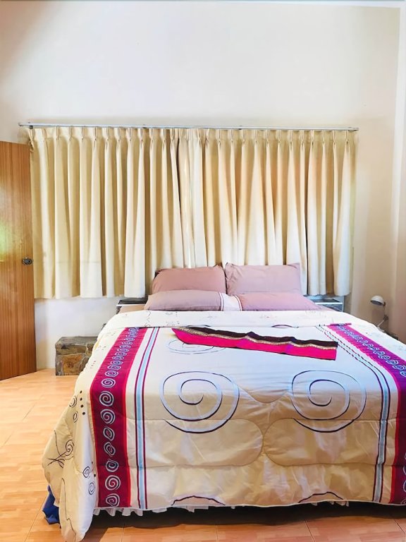Тхаланг: Tan Rock Resort