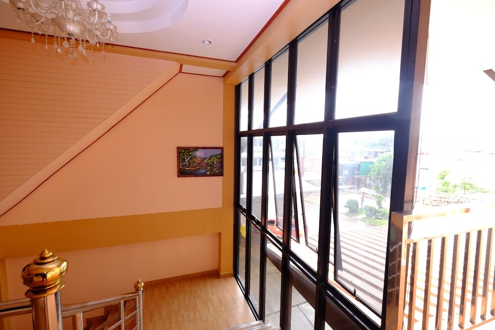 Сакон Накхон: Kanjana Hotel