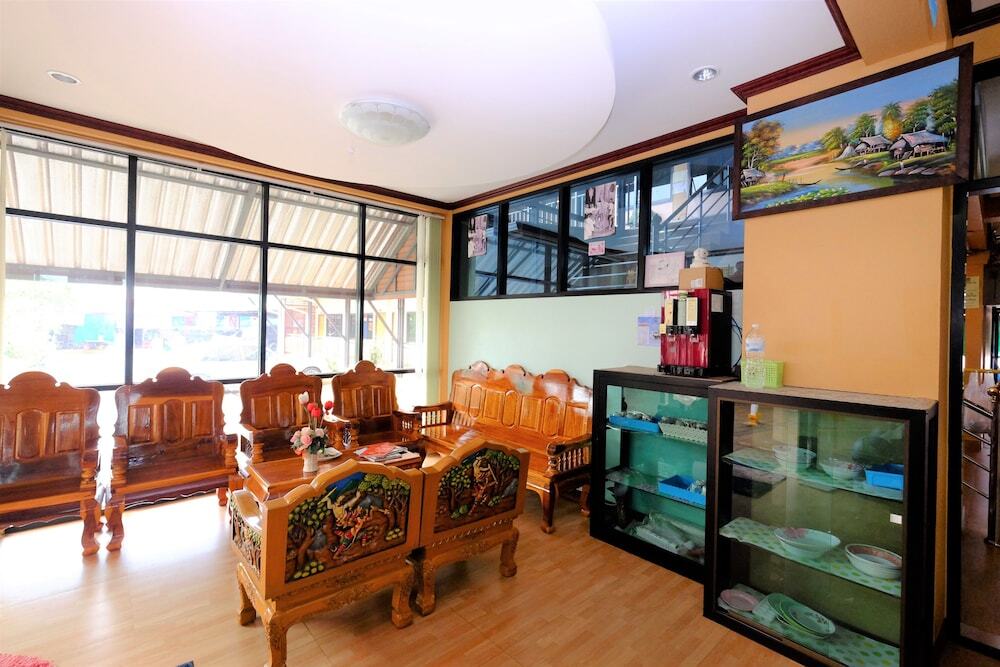 Сакон Накхон: Kanjana Hotel