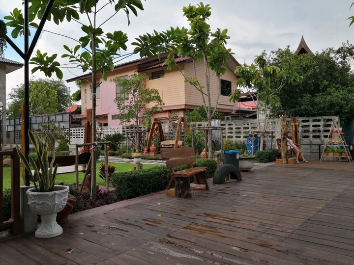 Аюттхая: Baan Canalee