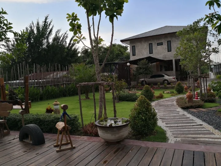 Аюттхая: Baan Canalee