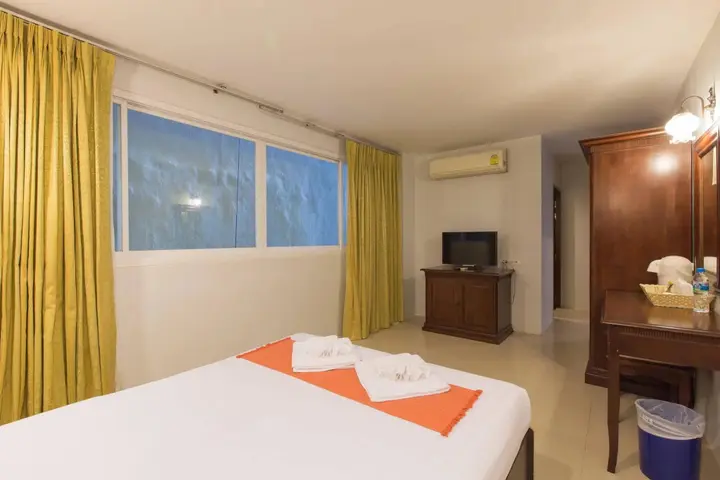 Пхукет: Time Out Hotel Beach Front
