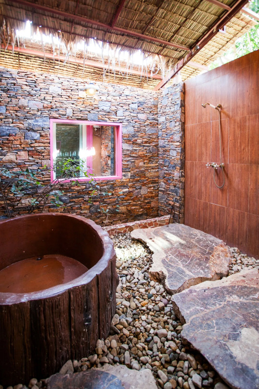 Канчанабури: BaanNomMaew Retreat