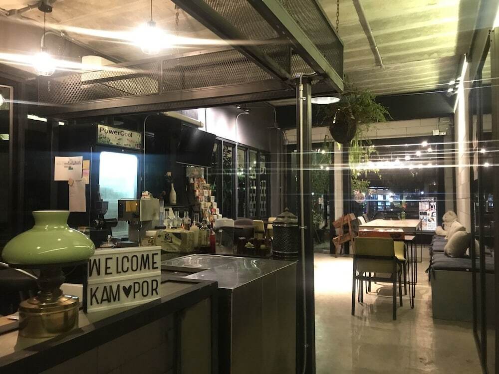 Чиангмай: Kampor Co Working Space and Bed