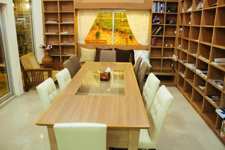 Хатъяй: Great Home Mansion